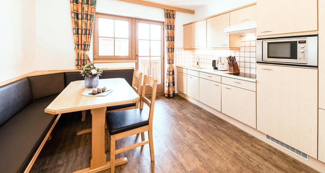 Feriengut Hasenau Aparthotel Saalbach-Hinterglemm Bagian luar foto