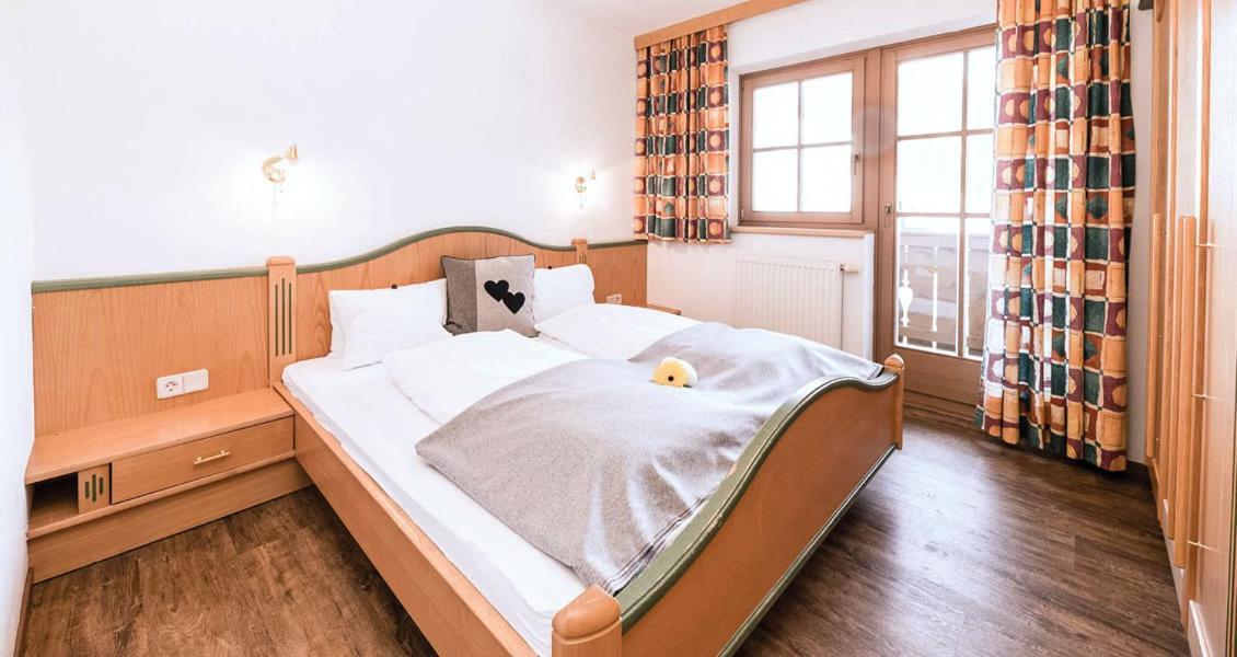Feriengut Hasenau Aparthotel Saalbach-Hinterglemm Bagian luar foto