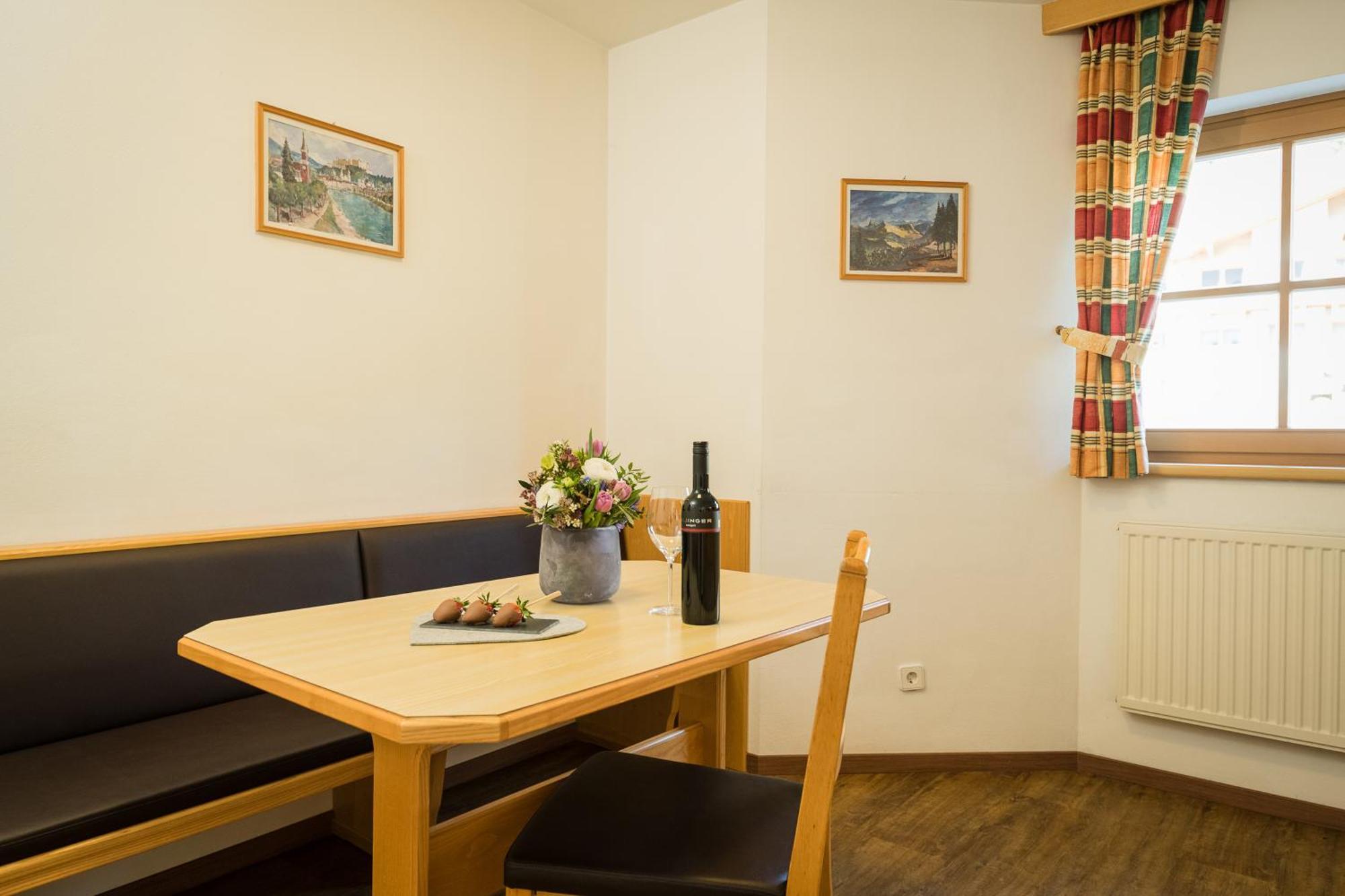 Feriengut Hasenau Aparthotel Saalbach-Hinterglemm Bagian luar foto